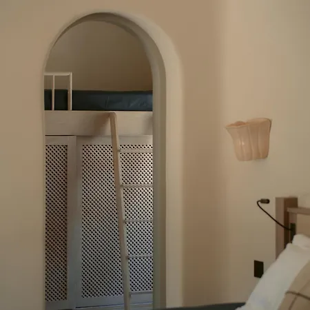 Black Rose Otel Perissa (Santorini)