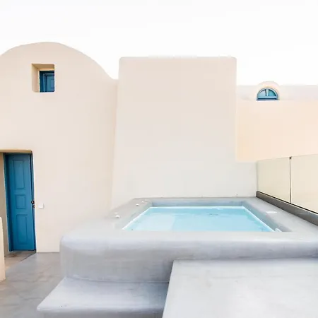 Black Rose 3* Perissa (Santorini)