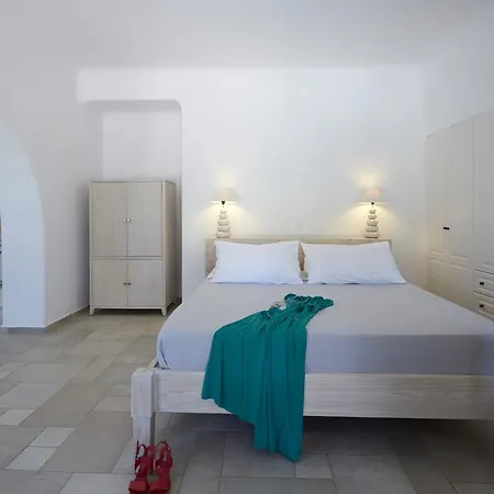 Black Rose Hotel 3*