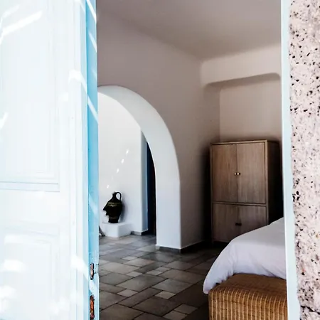 Black Rose Hotel 3*
