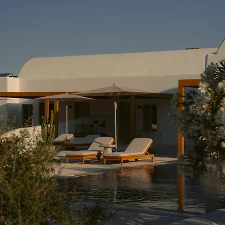 Black Rose 3* Perissa (Santorini)