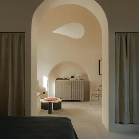 Hotel Black Rose Perissa (Santorini)