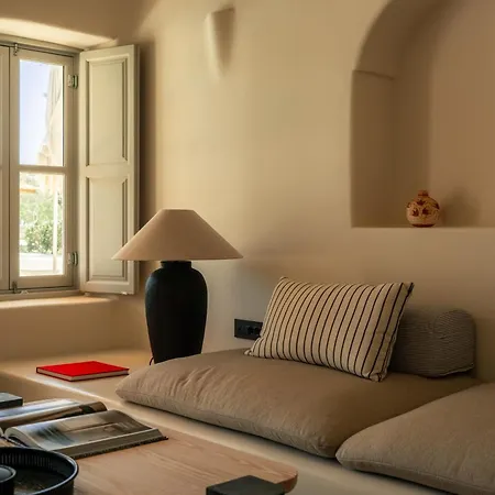 Black Rose Perissa (Santorini)