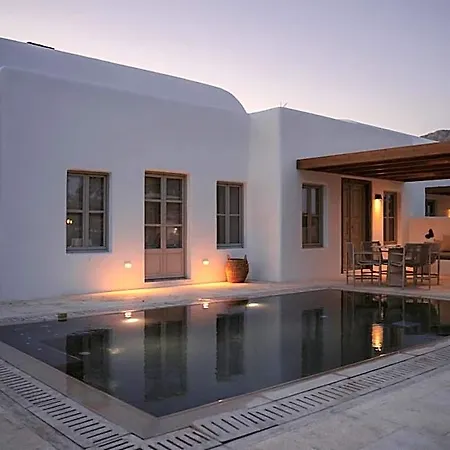 بلاك روز بيتش سويتس 3*