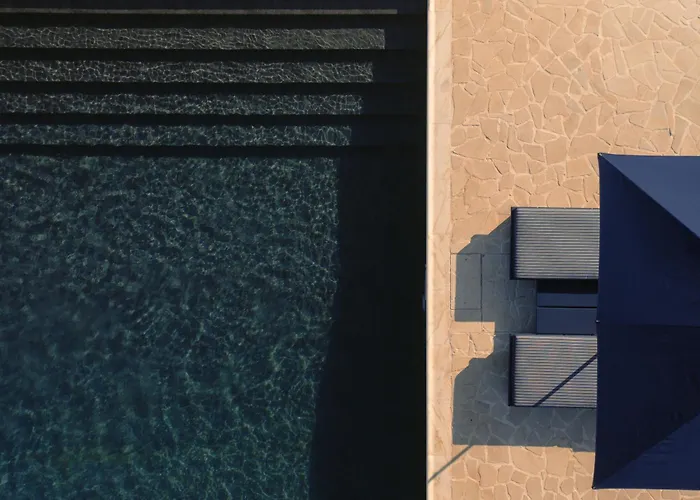 Black Rose 3* Perissa (Santorini)