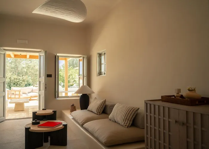 Black Rose Perissa (Santorini)