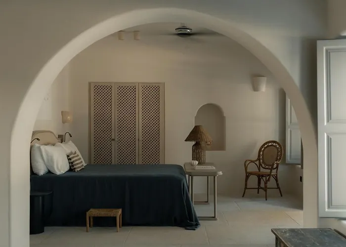 Black Rose 3* Perissa (Santorini)