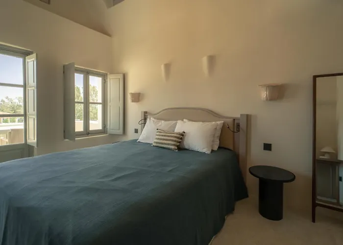 Hotel Black Rose Perissa (Santorini)