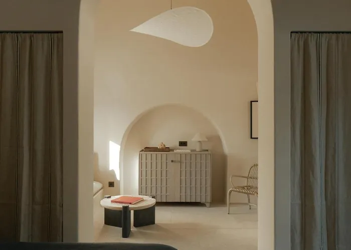 Hotel Black Rose Perissa (Santorini)