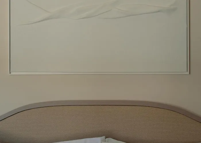 黑玫瑰海滩套房酒店 3*