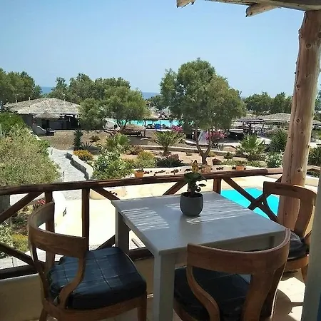 Ξενοδοχείο Black Rose 3*