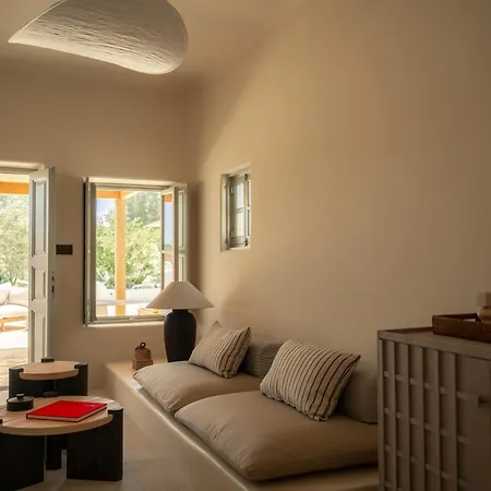 Black Rose Περίσσα