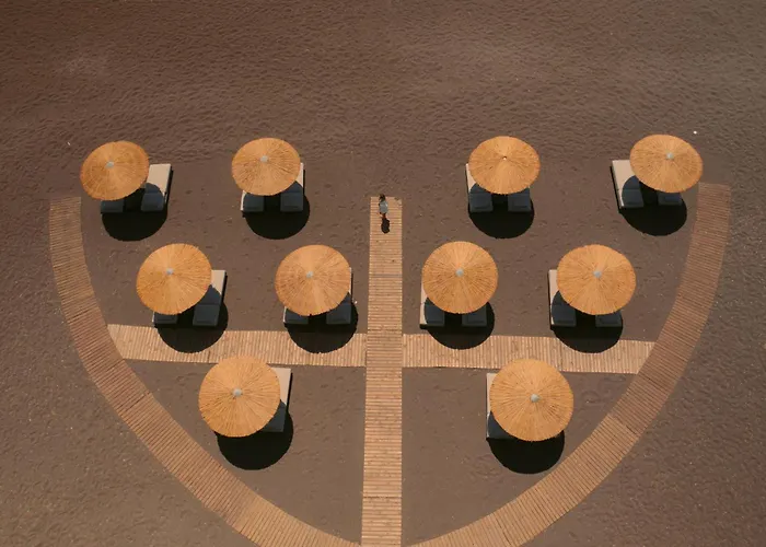 Ξενοδοχείο Black Rose 3*